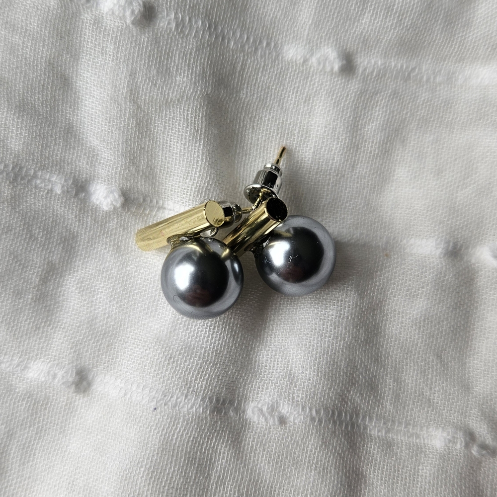 Elegant Silver Pearl Earrings